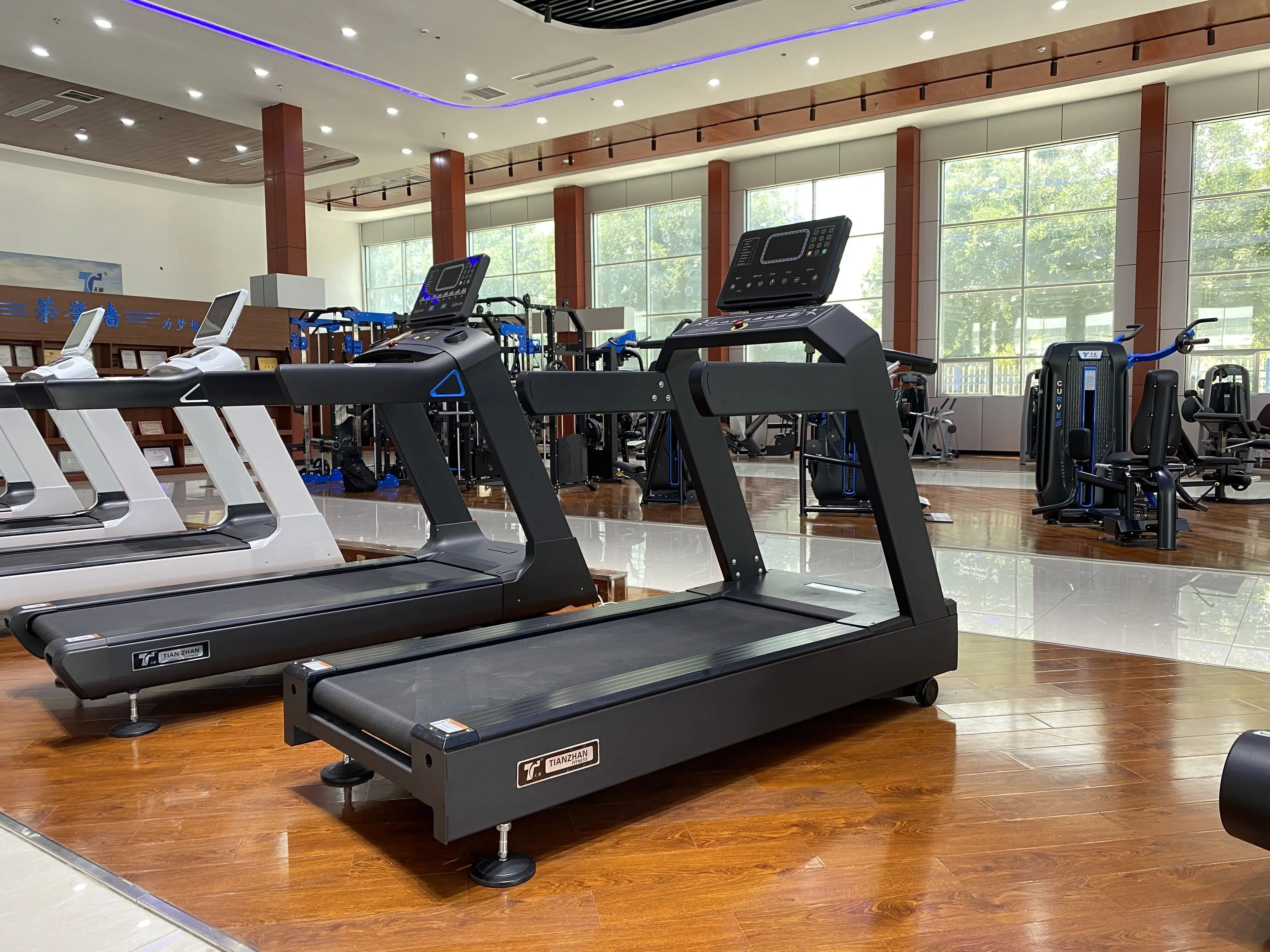 Commercial Treadmill With LED Display For Home And Gym Use