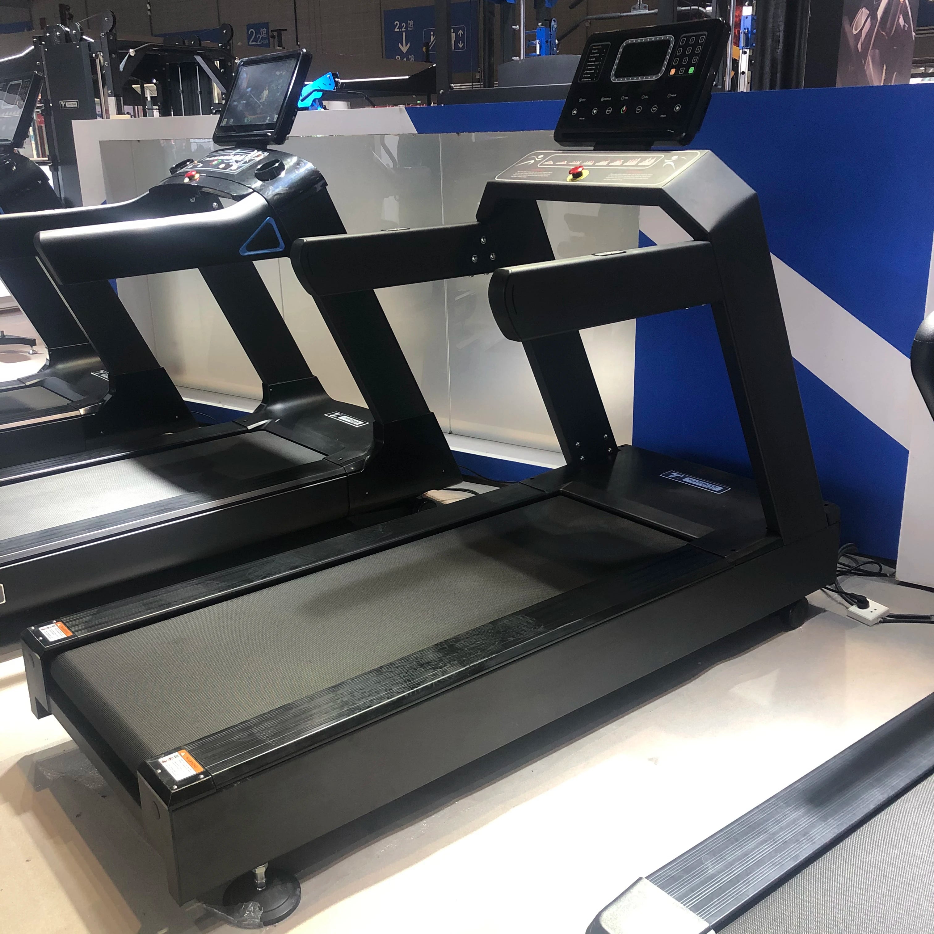 Commercial Treadmill With LED Display For Home And Gym Use